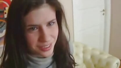Jovens russos videos pornograficos americanos batem-se uns aos outros.