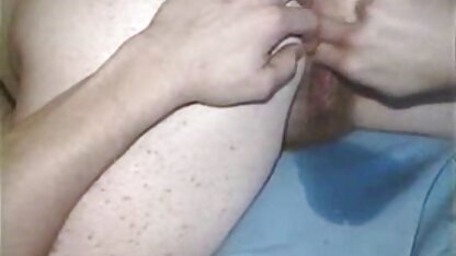 Fazer amor com videos pornograficos americanos o namorado no sofá.