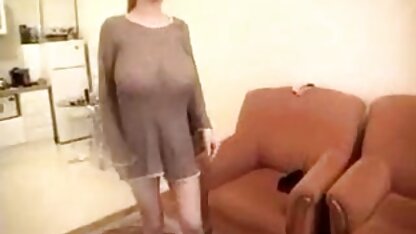 A loira trouxe o ferro poeno americano e foi fodida no simulador.
