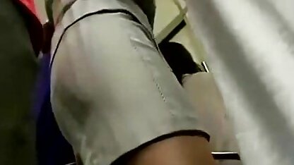 Tenho uma rapariga com uma pila peluda na vagina apertada. poeno americano