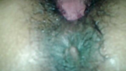 Uma miúda a meter-se com um vizinho careca em vez de videos de sexo americano bronzeado.