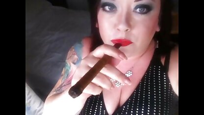 Um casal a foder na casa de banho. filme porno completo americano