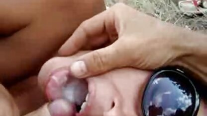 A rapariga faz um porno americano em hd broche extremo.