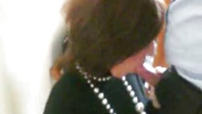 Estrelas Maduras lixam-se com um vídeos pornôs americanos vibrador.