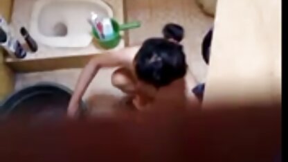 O asiático tem vídeos pornô americano uma pila habilidosa na vagina.