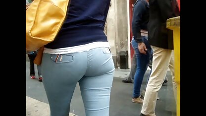 A loira chupa americana pornô uma pila grande e é fodida.