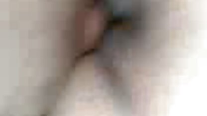 Um homem de camisa xadrez mendolit filme porno americano dois mentoviki.