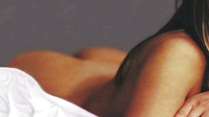 Morenas porno americano 2017 brincam com os homens e fazem amor.