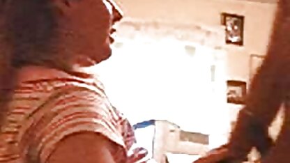 O Dash videos pono americano levou-se ao orgasmo com um vibrador.