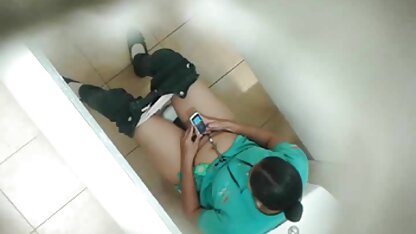 A Lena Paul e a namorada pornô americanos a foderem no ginásio.