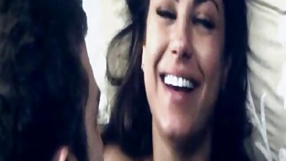 Foder com uma prostituta com filme americano pornô uma vagina vermelha.