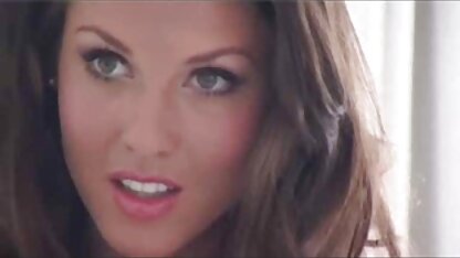 Nia Nachi filme pornô antigo americano a foder brancos com jardineiros.