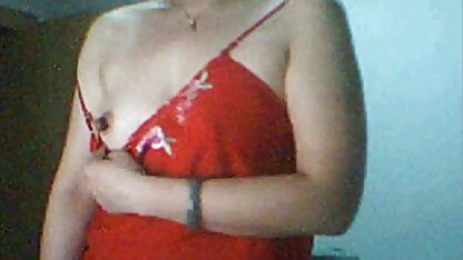 A rapariga gozou com o vídeos de pornô americano casal e chupou-o.