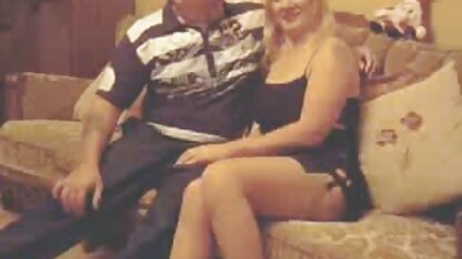 A morena fodeu videos de sexo americano em três membros.