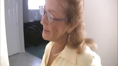 A jovem fode com um video sexo americano jovem.