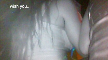 Uma o melhor porno americano rapariga linda fodeu com uma rapariga no quarto.